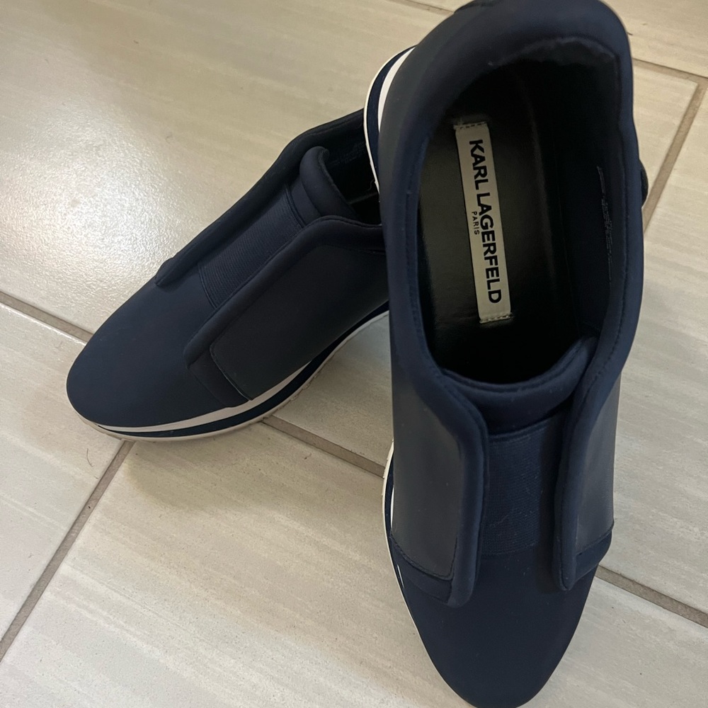 Karl Lagerfeld sneakers size 9 woman’s